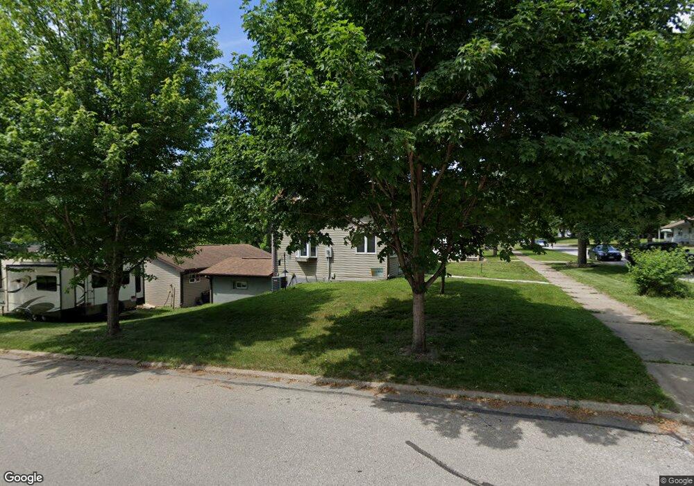 1404 W 3rd St, Cedar Falls, IA 50613 - photo 1
