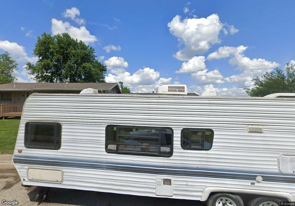 1314 SW Clearview Ln, Topeka, KS 66619 - photo 1