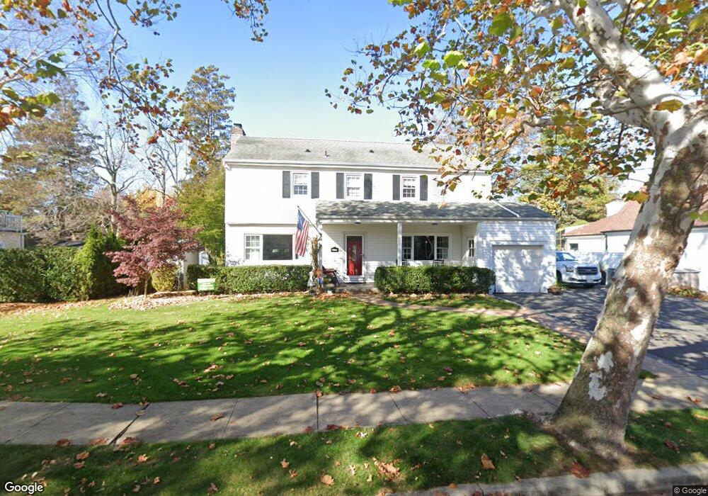 1656 Warwick Rd, Hewlett, NY 11557 - photo 1