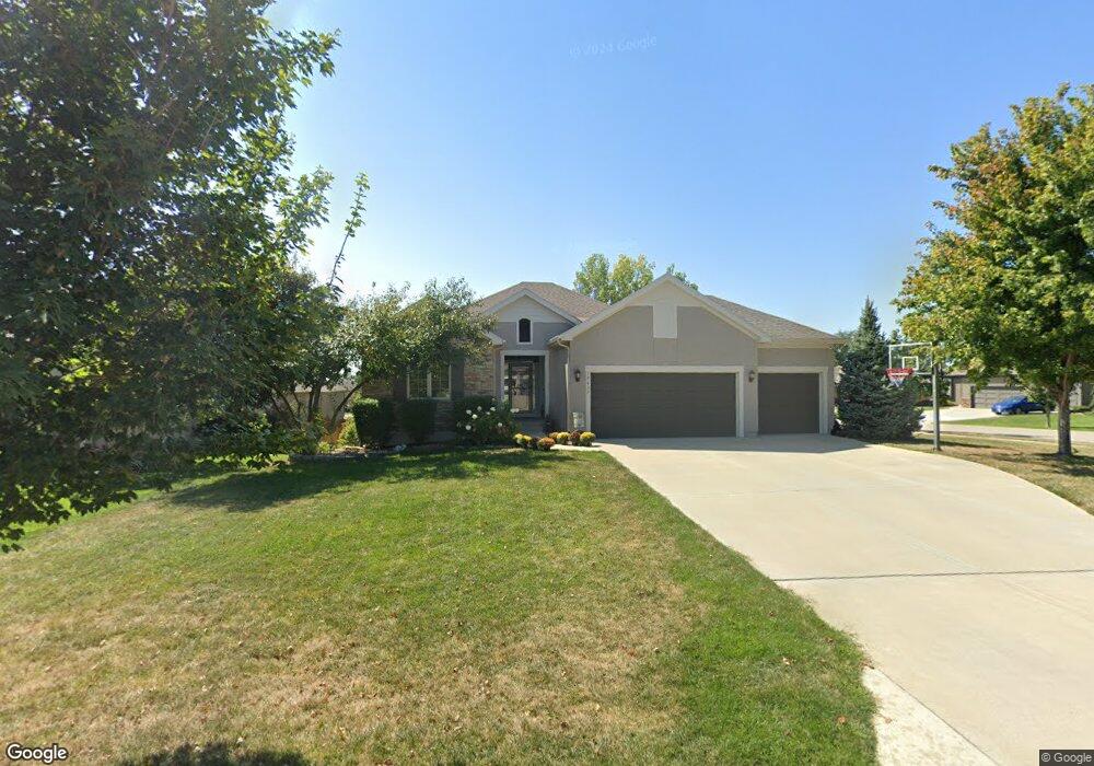 19601 200th St, Spring Hill, KS 66083 - photo 1