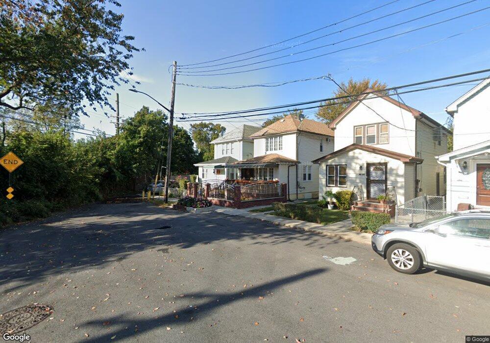 9472 199th St, Hollis, NY 11423 - photo 1