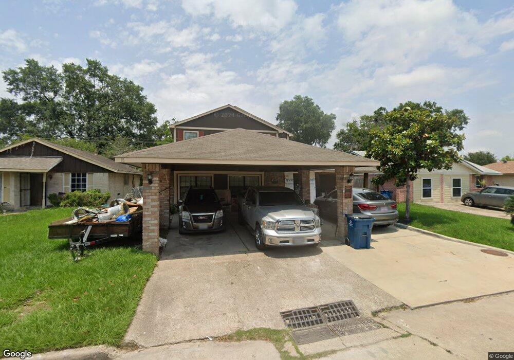 1930 Rainy River Dr, Houston, TX 77088 - photo 1