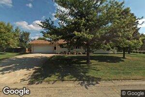 1305 W 1st St, Redfield, SD 57469