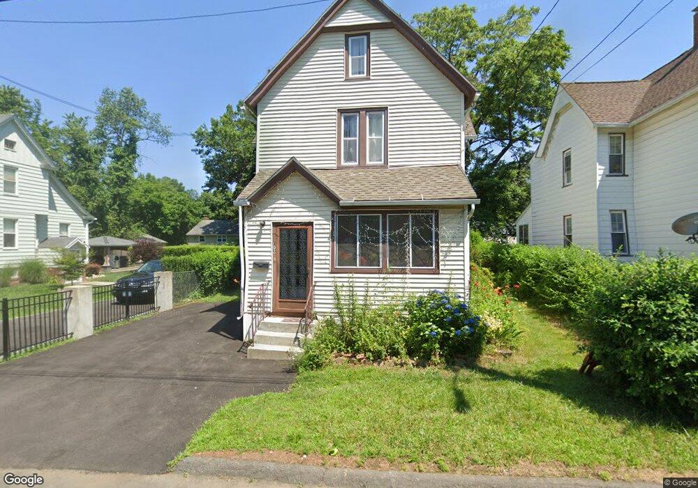 102 Darby St, Bloomfield, CT 06002 - photo 1