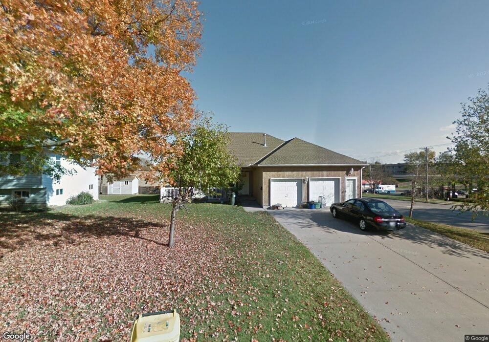 7429 Stearns St, Shawnee, KS 66203 - photo 1