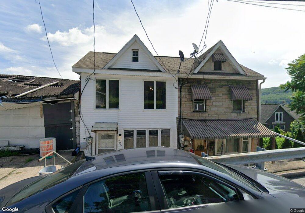 303 Washington St, Tamaqua, PA 18252 - photo 1