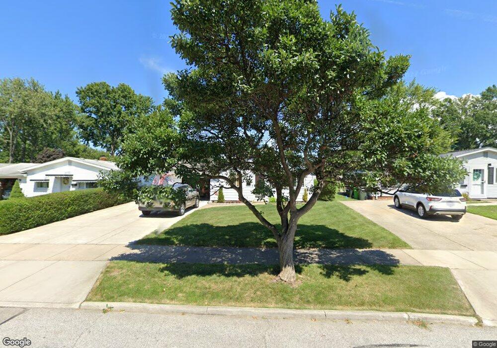 1703 Eldon Dr, Wickliffe, OH 44092 - photo 1