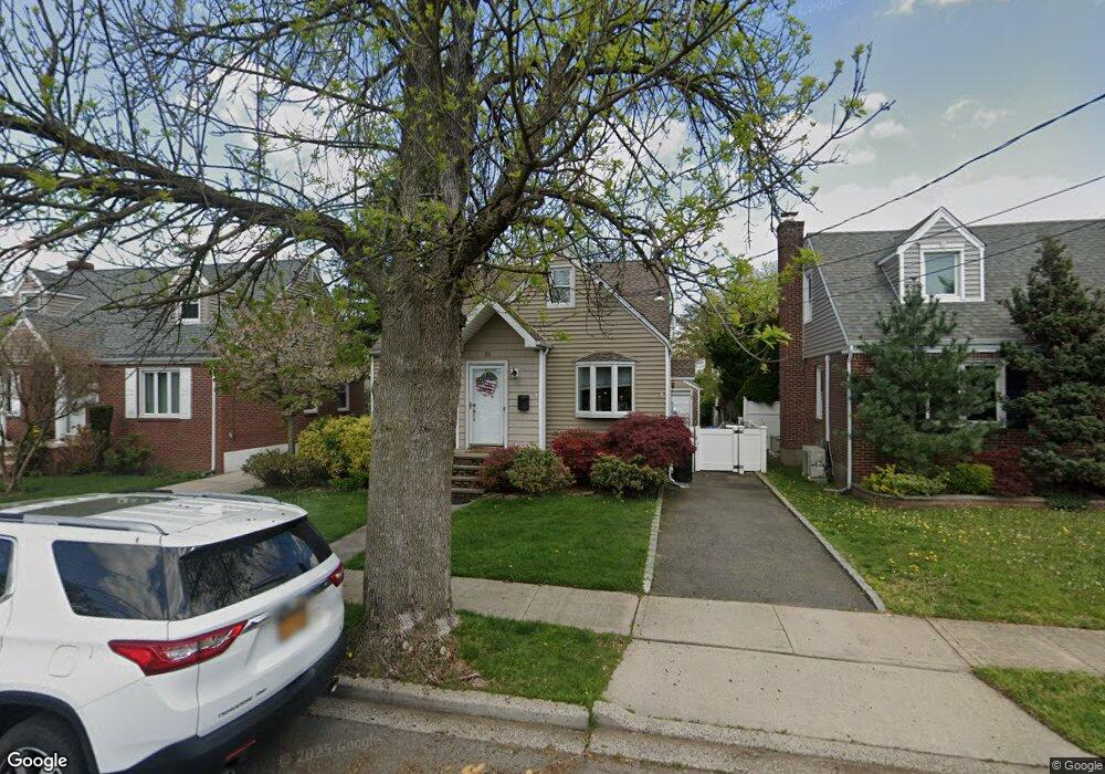 26 Lincoln Ave, New Hyde Park, NY 11040 - photo 1