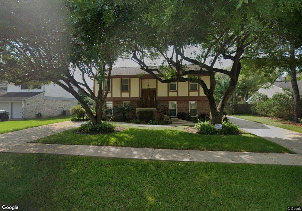 320 Old Course Dr, Friendswood, TX 77546 - photo 1