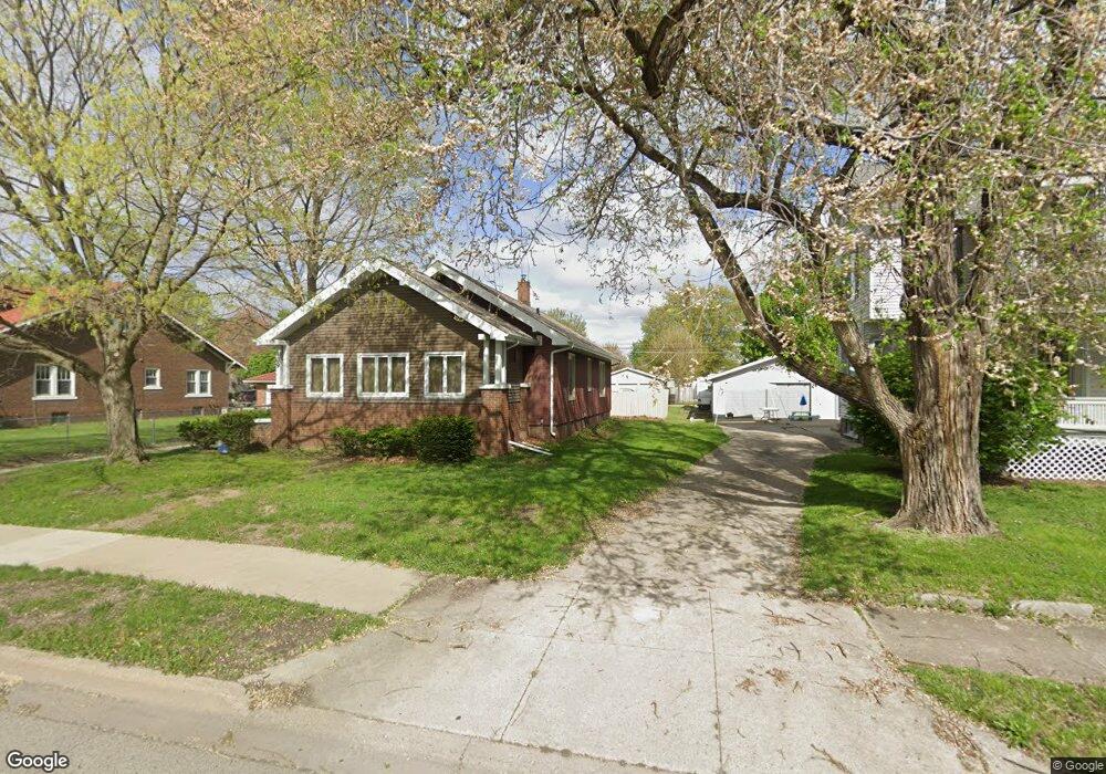 409 N Kickapoo St, Lincoln, IL 62656 - photo 1