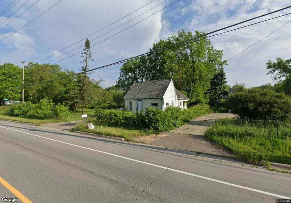 1446 E Carpenter Rd, Flint, MI 48505 - photo 1