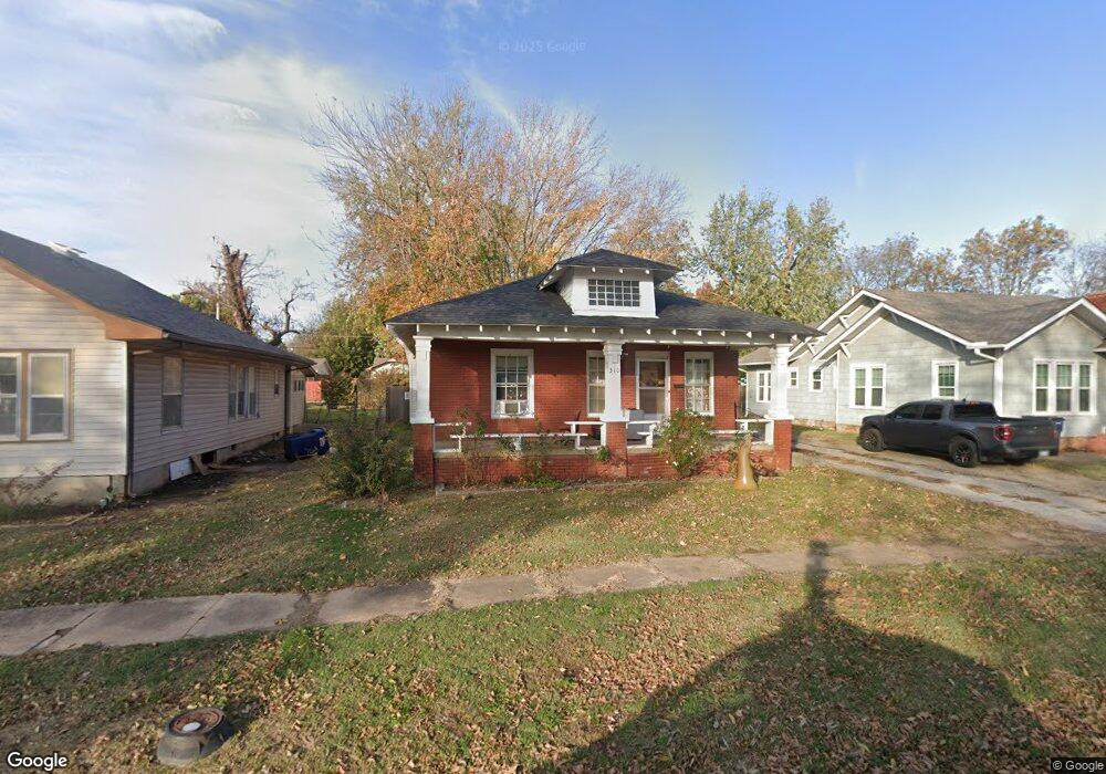 310 N Division St, Cleveland, OK 74020 - photo 1