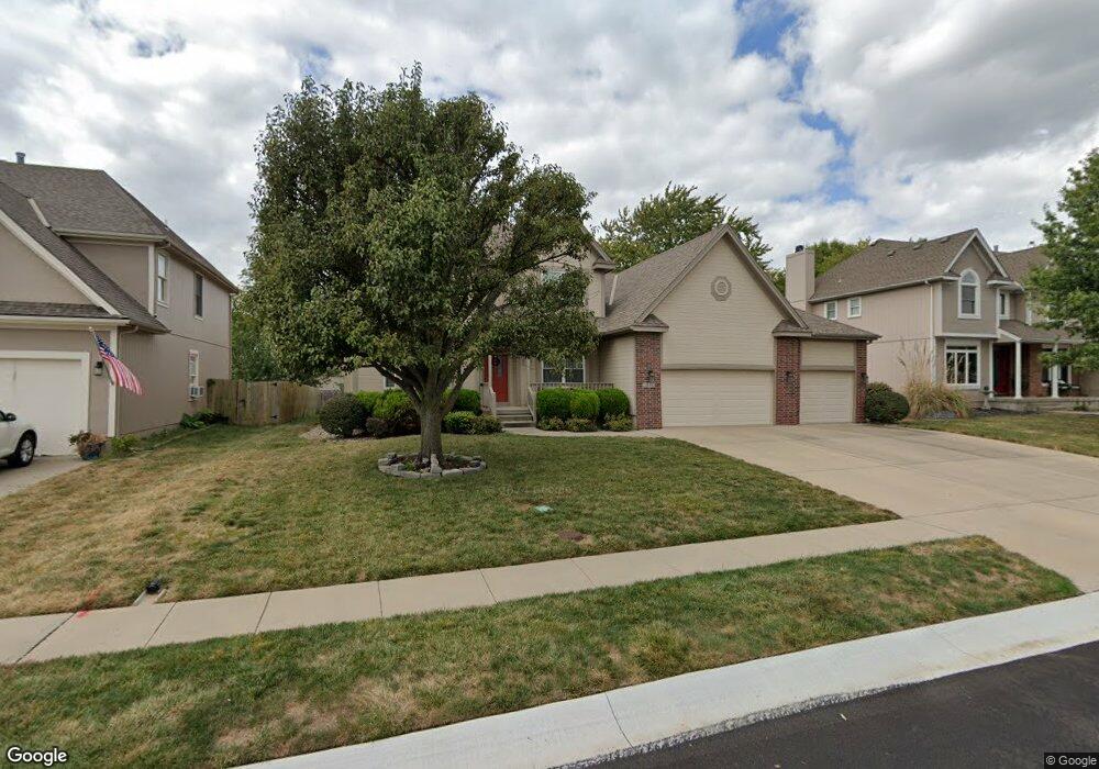 3800 SW Boulder Dr, Lees Summit, MO 64082 - photo 1