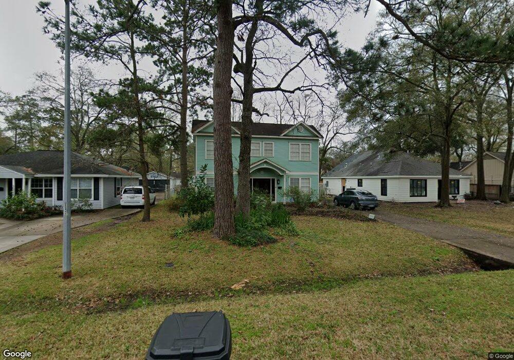 1575 Sue Barnett Dr, Houston, TX 77018 - photo 1