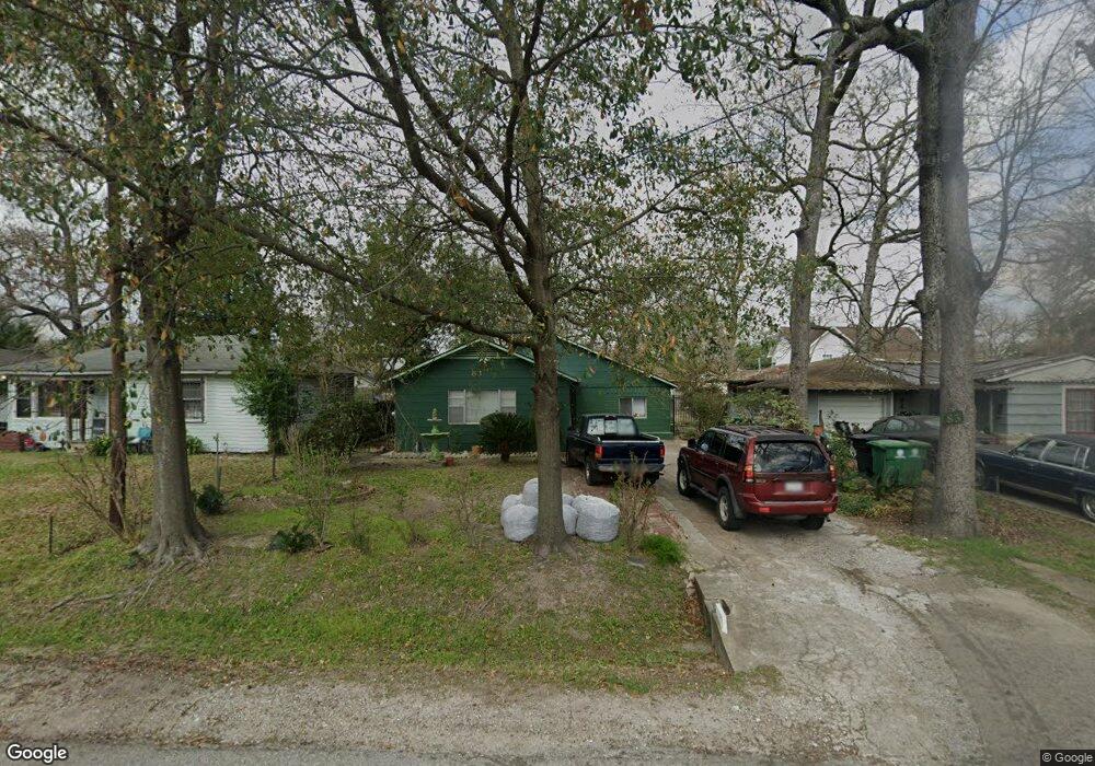 83 Burress St, Houston, TX 77022 - photo 1