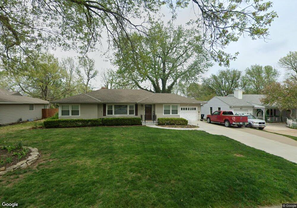 3634 SW Avalon Ln, Topeka, KS 66604 - photo 1