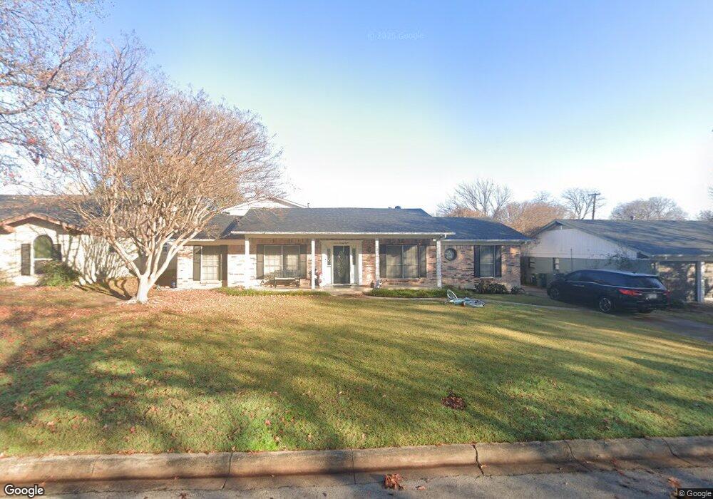 728 W Pleasantview Dr, Hurst, TX 76054 - photo 1