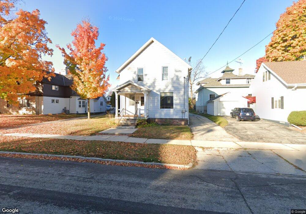 628 N 7th St unit Upper, Manitowoc, WI 54220 - photo 1