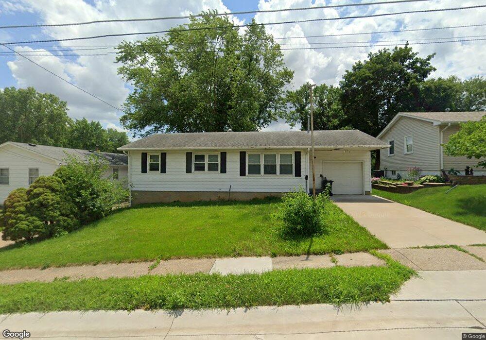 3211 W 11th St, Davenport, IA 52804 - photo 1