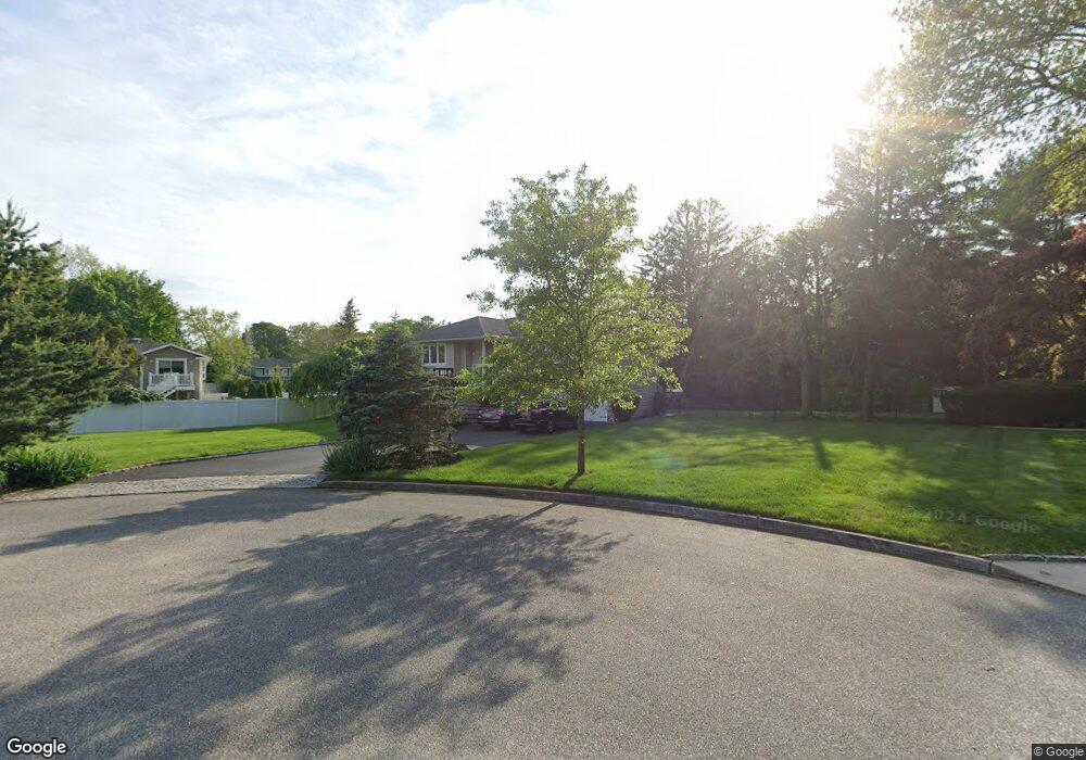 4 Caramel Ct, ComMacK, NY 11725 - photo 1