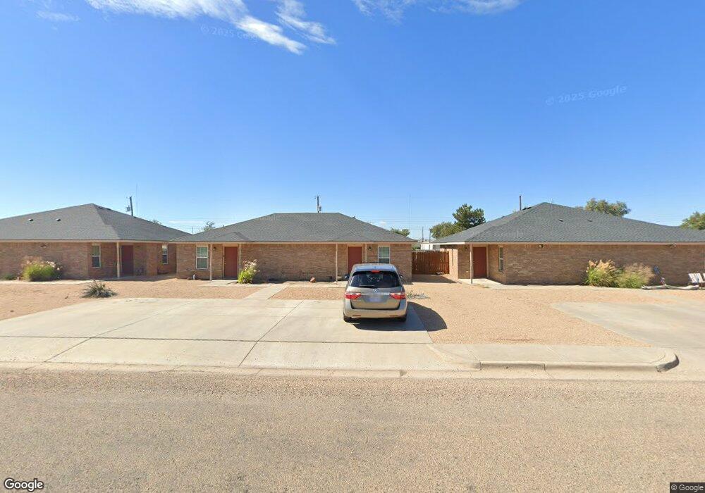 713 Oak Ave, Dumas, TX 79029 - photo 1