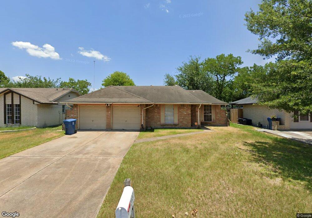 2122 Rainy River Dr, Houston, TX 77088 - photo 1