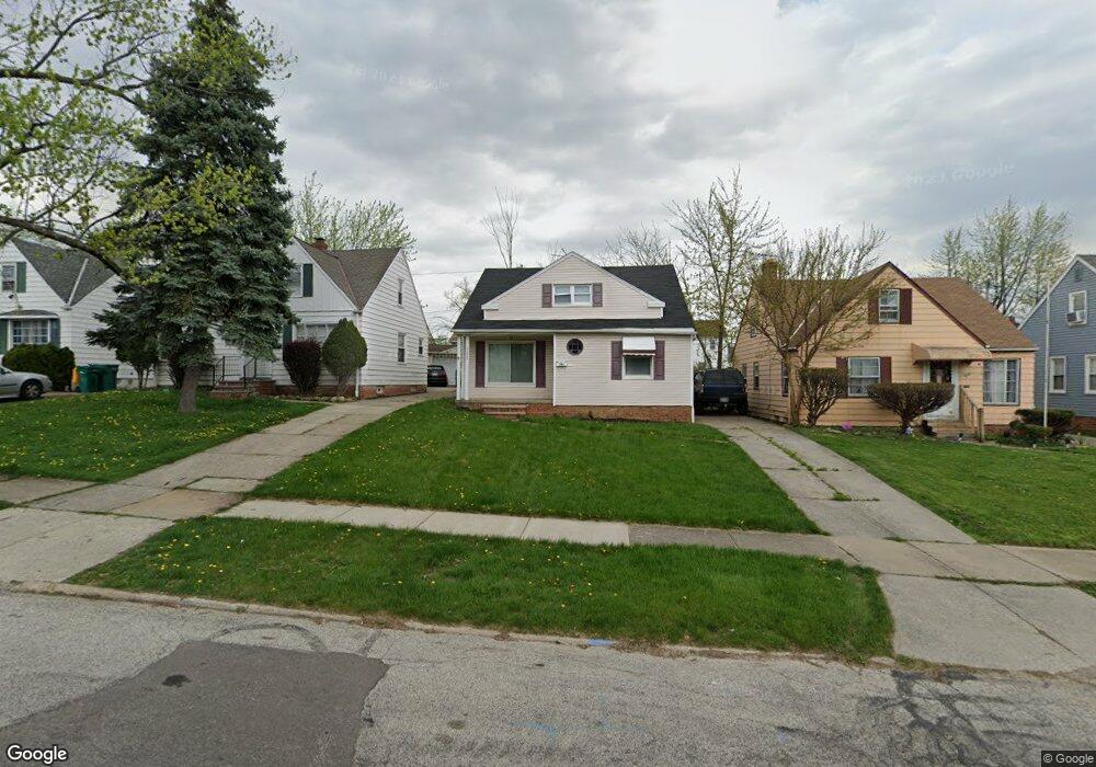 20603 Gardenview Dr, Maple Heights, OH 44137 - photo 1