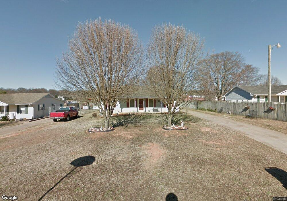 320 Crest Dr, Inman, SC 29349 - photo 1