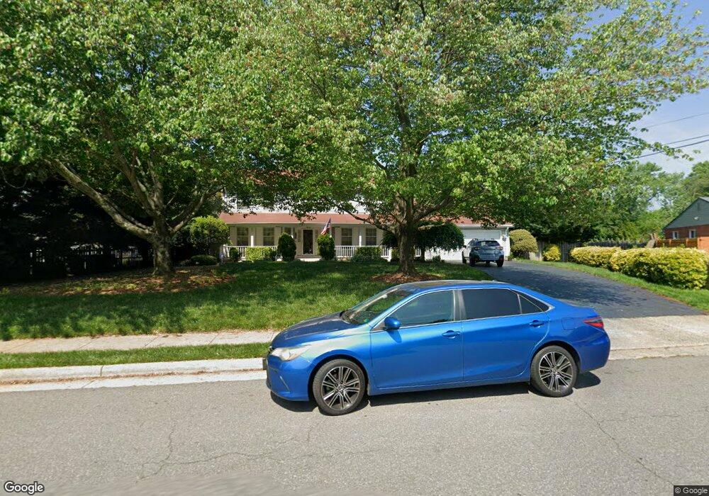 7022 Davis St, Alexandria, VA 22306 - photo 1