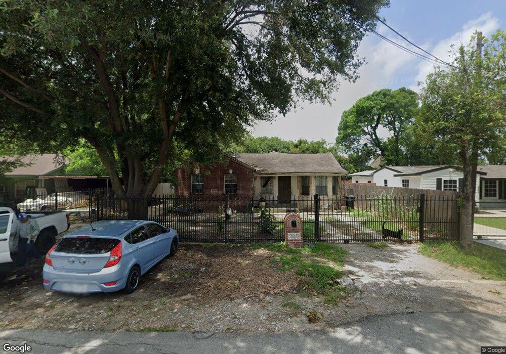 8845 Meta St, Houston, TX 77022 - photo 1