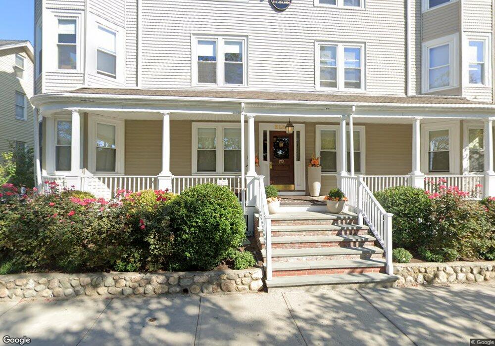 173 Davis Ave unit 4, Brookline, MA 02445 - photo 1