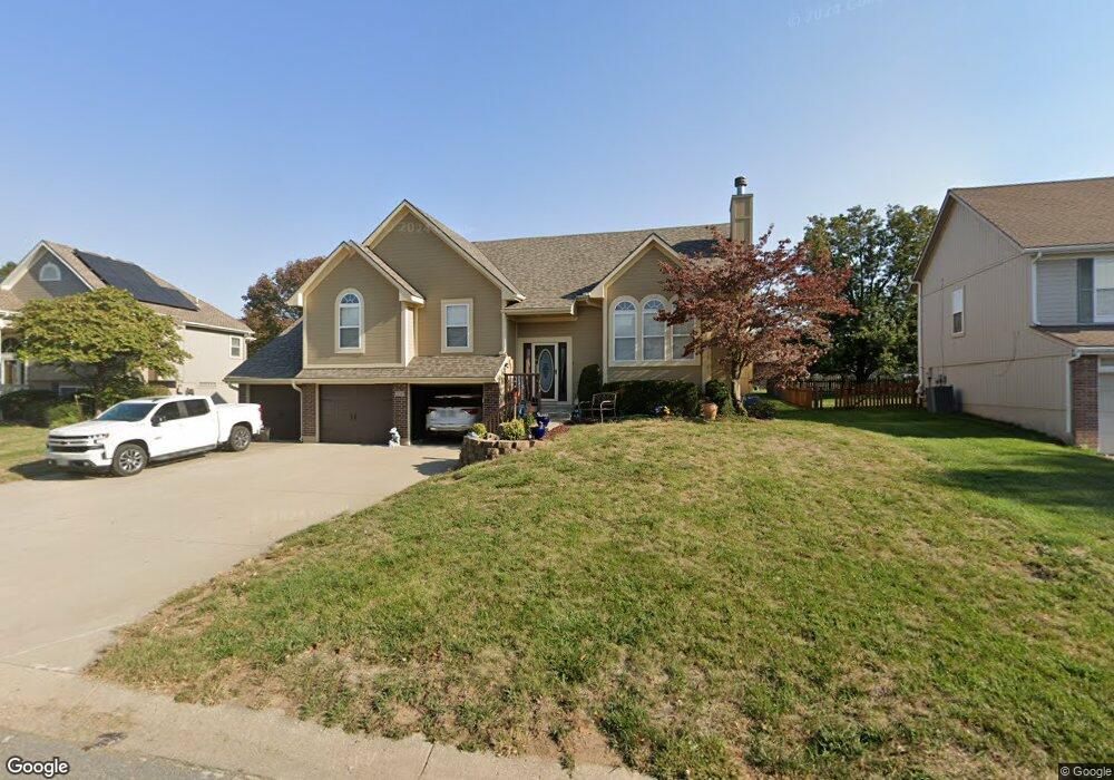 424 SW Seagull St, Lees Summit, MO 64082 - photo 1