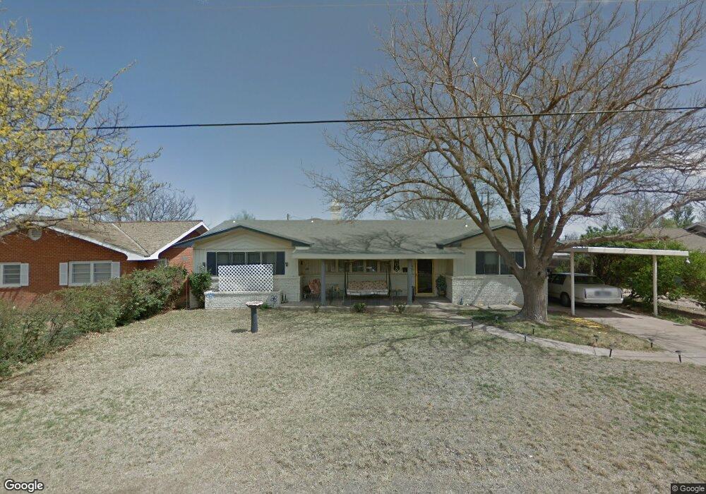 2408 W 13th St, Plainview, TX 79072 - photo 1