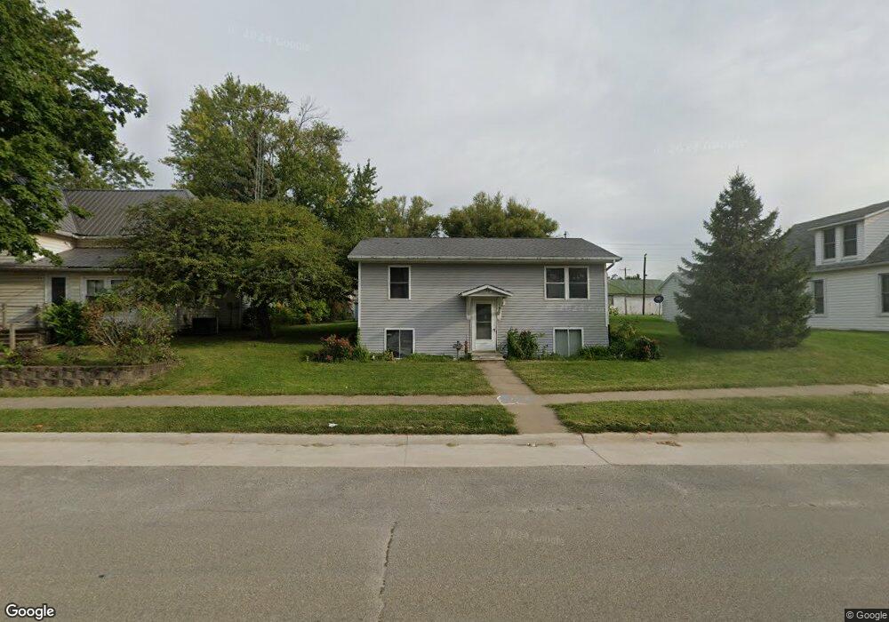 104 W Main St, Wayland, IA 52654 - photo 1