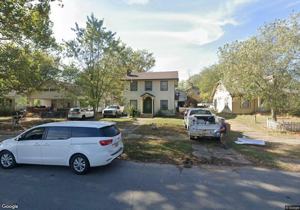 910 S Okmulgee Ave, Okmulgee, OK 74447 - photo 1