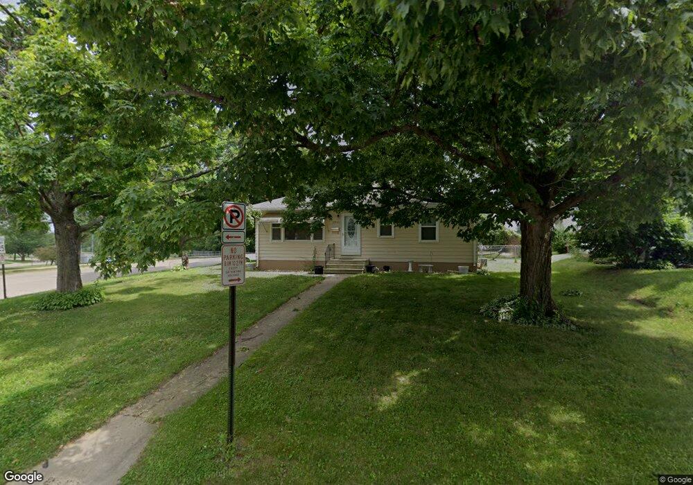 2246 Chandler St SW, Cedar Rapids, IA 52404 - photo 1