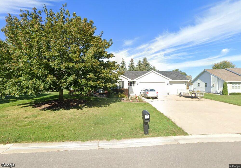 W5676 Jochmann Dr, Appleton, WI 54915 - photo 1