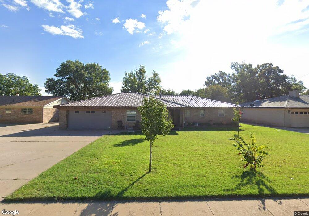 305 Bennett Dr, Dumas, TX 79029 - photo 1
