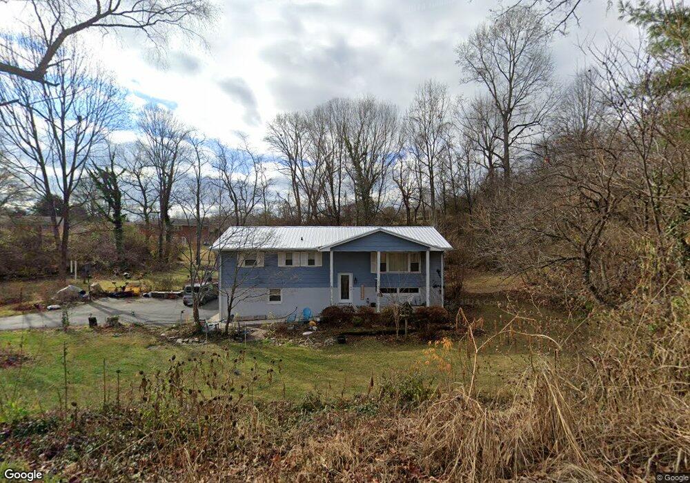 2215 Ridgefield Dr, Johnson City, TN 37601 - photo 1