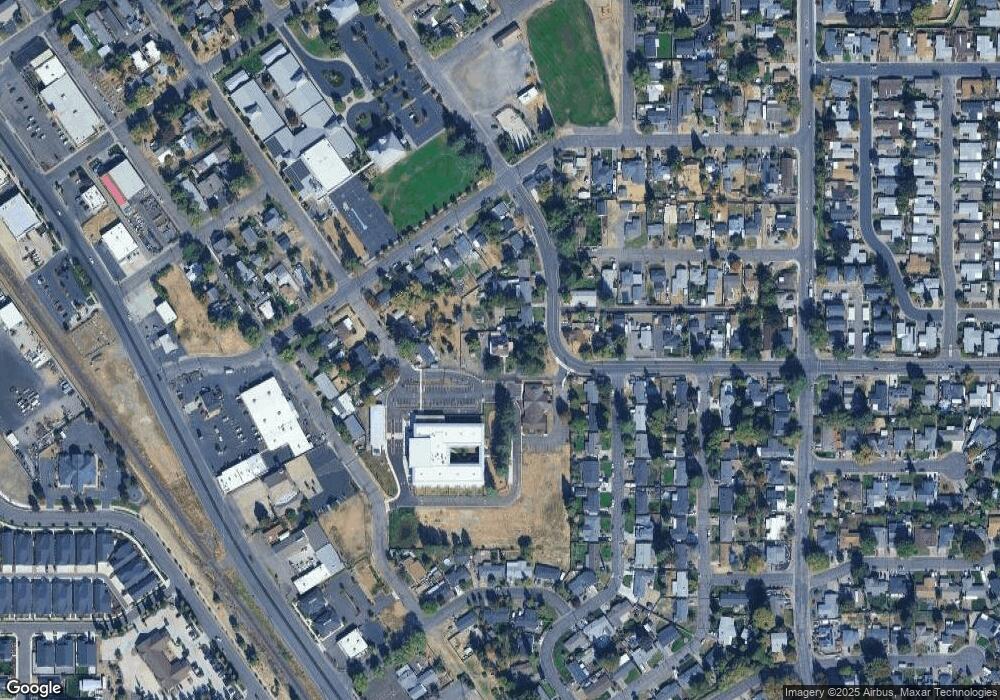 600 S 2nd St, Central Point, OR 97502 - photo 1