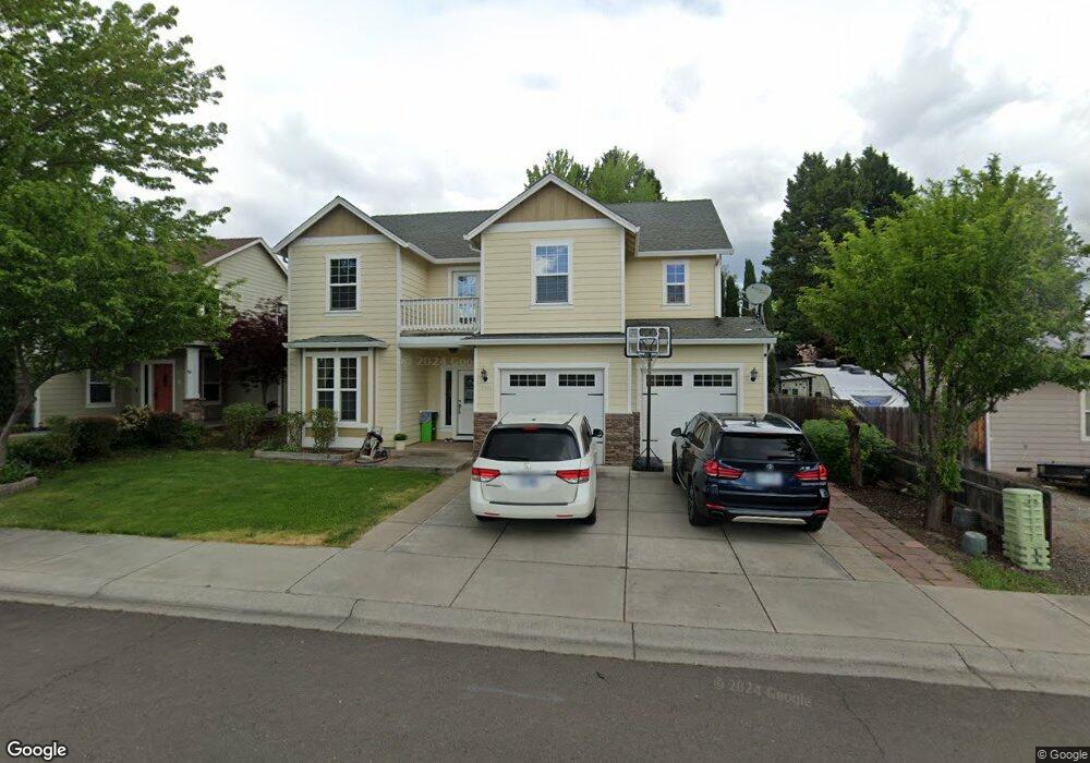 950 Covington Ct, Central Point, OR 97502 - photo 1