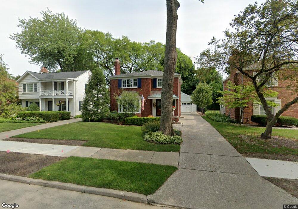 102 Hall Place, Grosse Pointe Farms, MI 48236 - photo 1