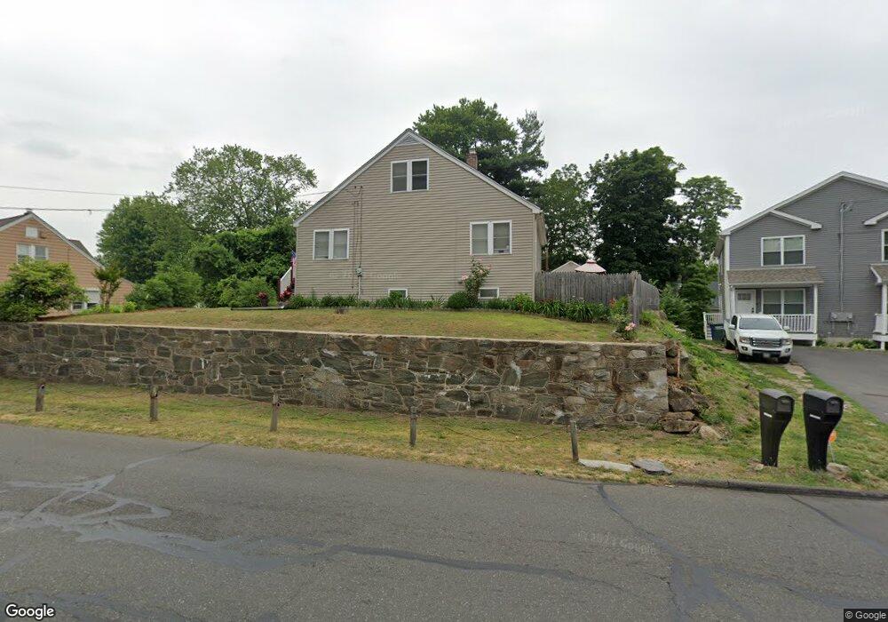 590 Chopsey Hill Rd, Bridgeport, CT 06606 - photo 1