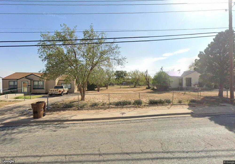 2002 E 11th Place, Big Spring, TX 79720 - photo 1