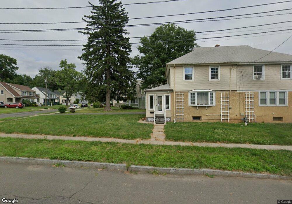 34 Washington Cir, West Hartford, CT 06119 - photo 1