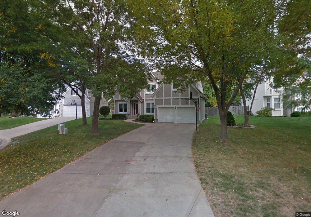 8326 Lakeview Ave, Lenexa, KS 66219 - photo 1