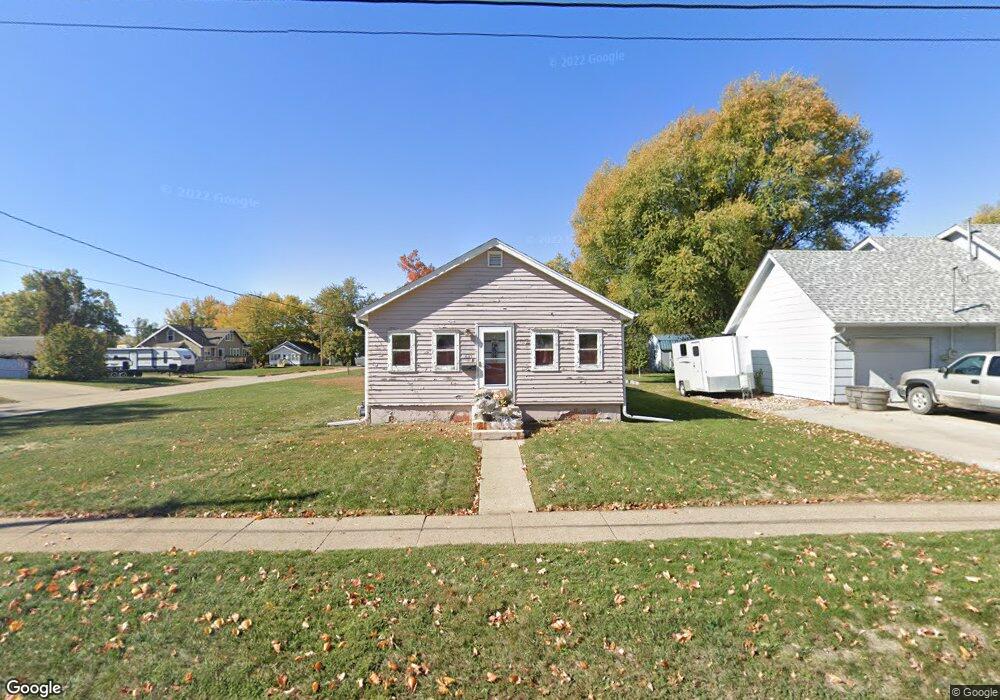 621 E 10th St S, Newton, IA 50208 - photo 1