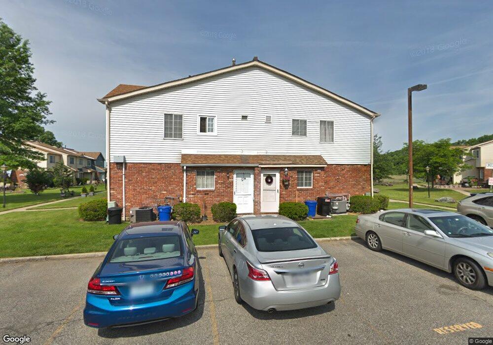 24B Franklin Ln unit 106B, Staten Island, NY 10306 - photo 1