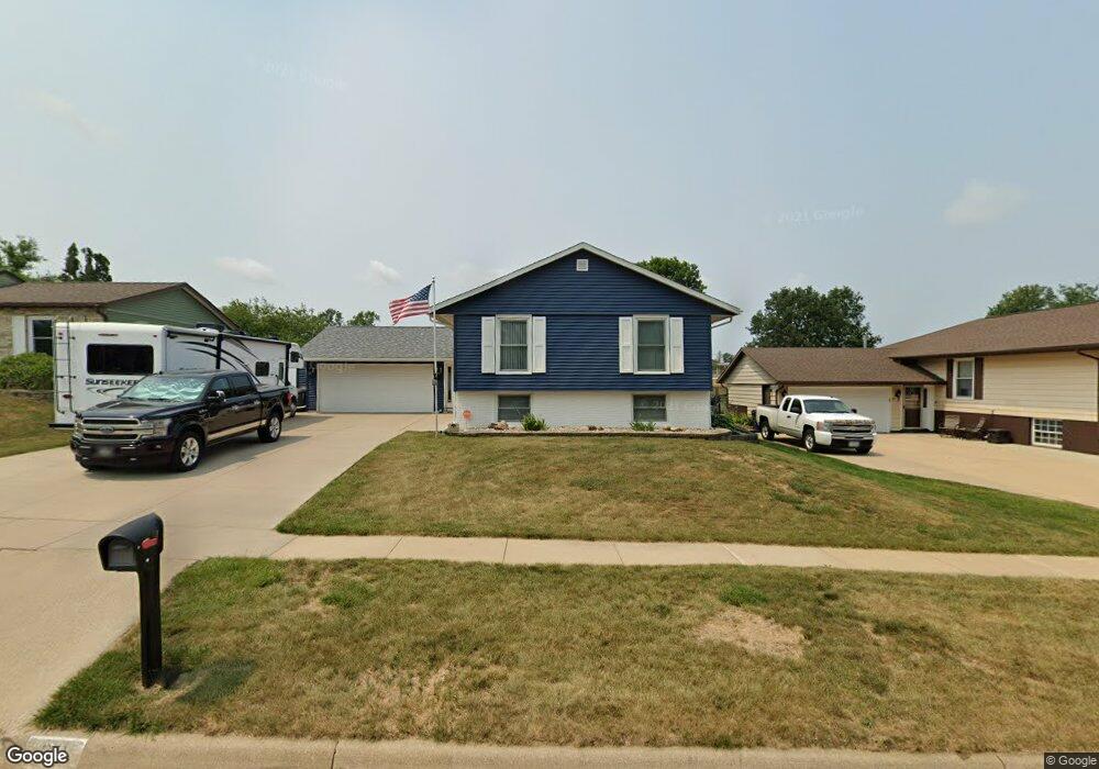 60 Clive Dr NW, Cedar Rapids, IA 52405 - photo 1