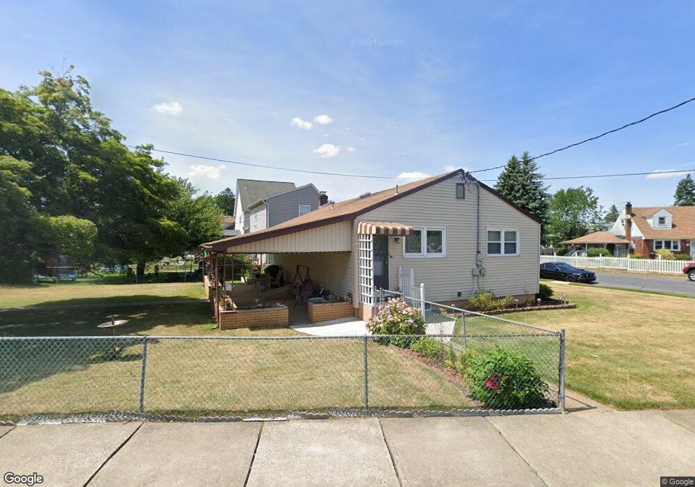 1524 Chapel Ave, Allentown, PA 18103 - photo 1